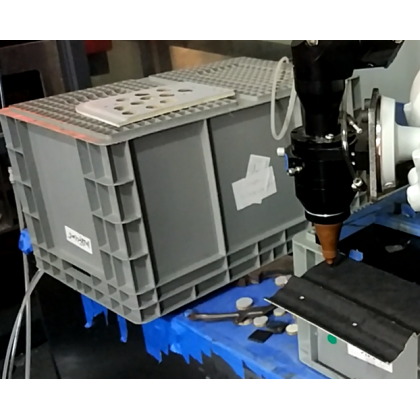 供应中国大型co2非金属激光切割机器人 大型厚片吸塑切割机器人