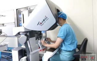 里程碑！荆州市首台机器人手术在荆州一医成功开展播报